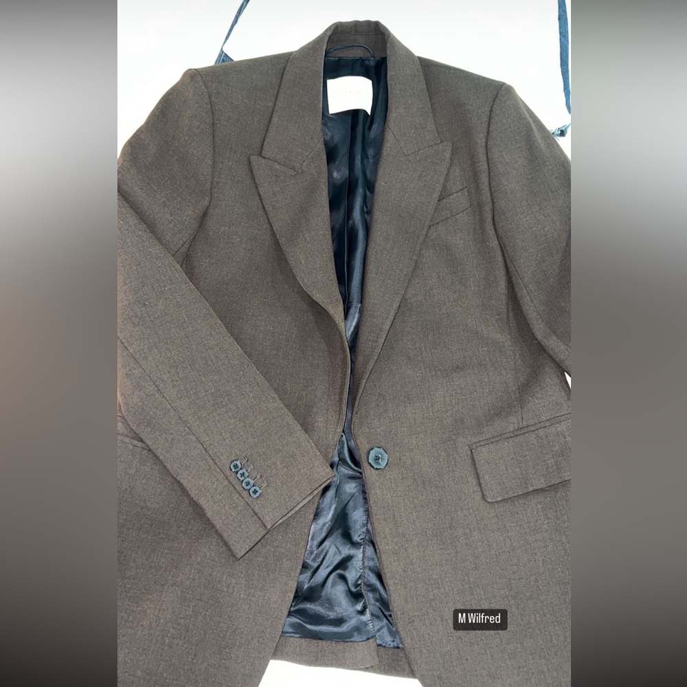 Aritzia Flores Blazer - size Medium